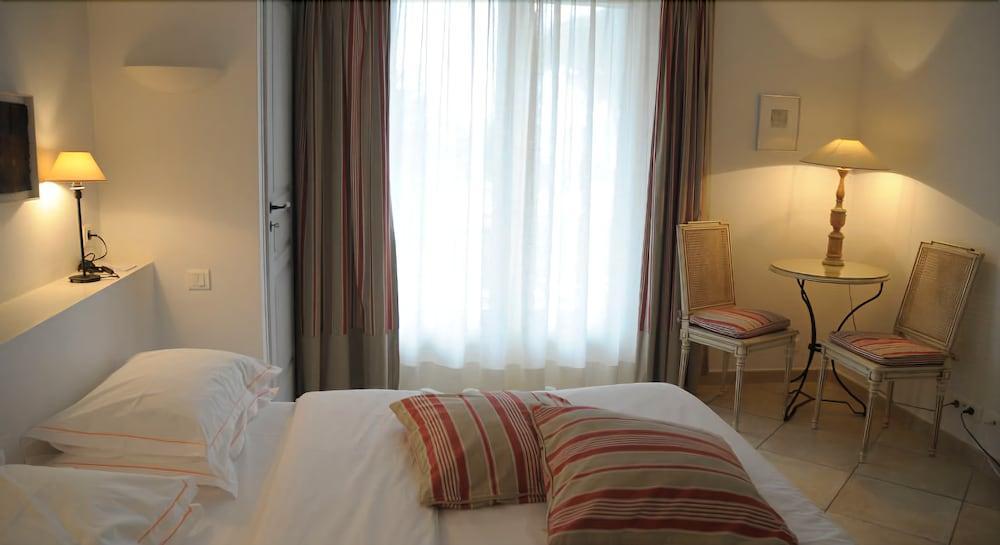 Hotel Villa Les Rosiers Гримо Екстер'єр фото