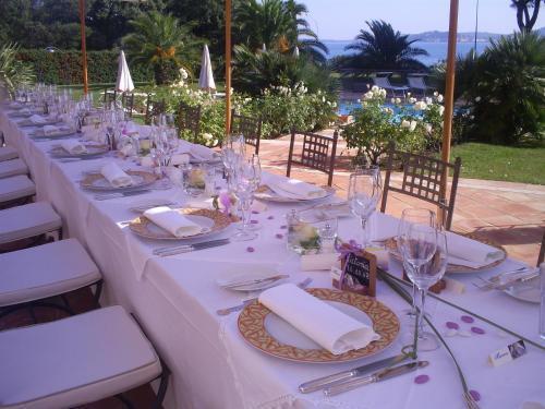 Hotel Villa Les Rosiers Гримо Екстер'єр фото