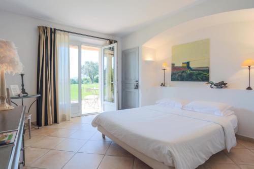 Hotel Villa Les Rosiers Гримо Екстер'єр фото